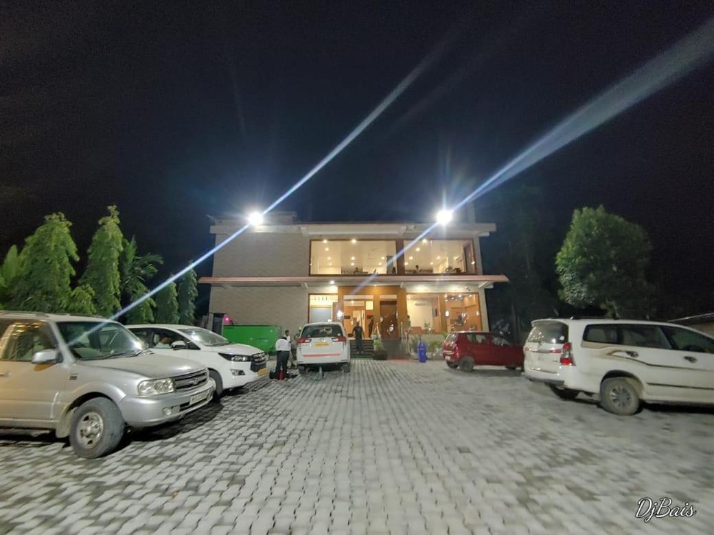 Tierra Hotel Cum Restaurant Kāziranga Exterior photo